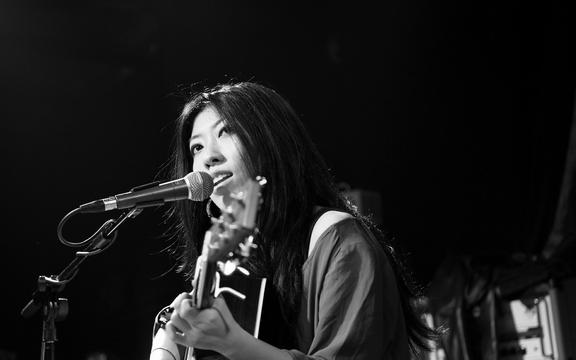 同价位买华帝还是老板(老板与华帝哪个好)
