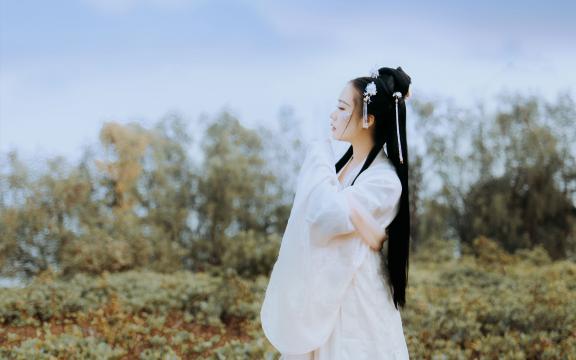 老公不许我向他诉苦(我昨天心情不好和我老公说他不想听然后很大声骂我让我别说话了他)