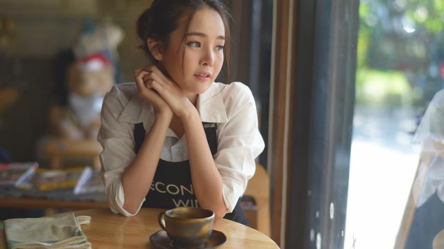加湿器上面不出雾下面出雾(加湿器底座出雾但是上不来怎么回事？)