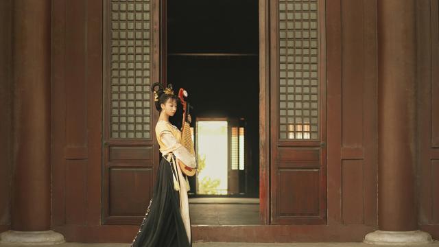 一套会议系统需要哪些设备(标准化会议室需要哪些设施？)
