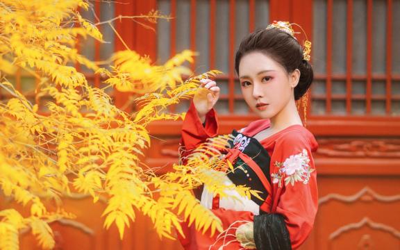 美菱冰箱后盖怎么拆下来(美菱冰箱面板玻璃破了对冰箱使用有影响吗。更换的话要多少钱)