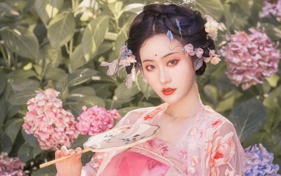 冰箱启动电容一般是多大的(冰箱压缩机QY111R45A的启动电容是多大的？)