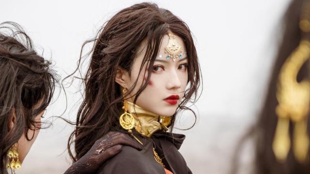 电视投屏功能在电视菜单中的位置在哪里？