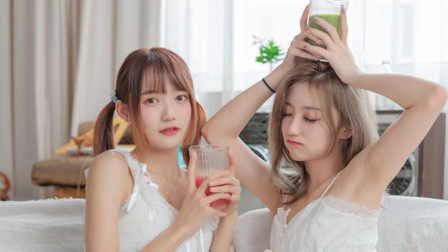 小米电视遥控器拆解方法图(小米电视遥控器怎么拆开？)