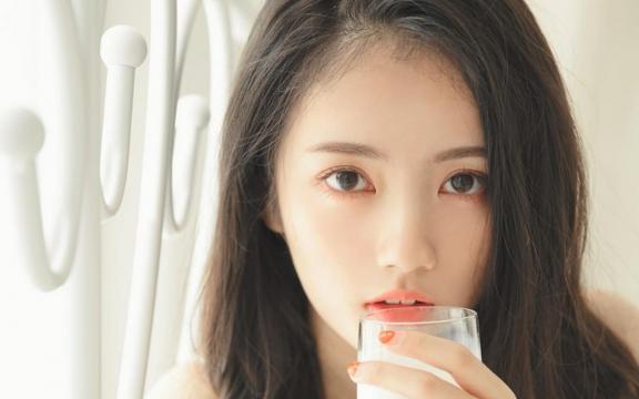 黄仁勋言论“吓崩”一众量子计算股，量子计算何时落地出现争议