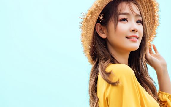 乐视55寸电视换屏幕多少钱(现在1500块钱可以搞个55吋的智能电视吗？)