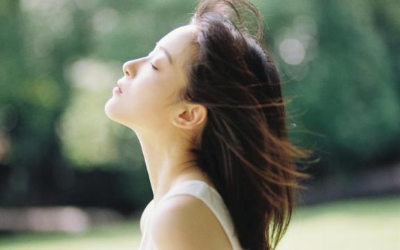 家用太阳能板(家庭小型太阳能板灯使用方法？)