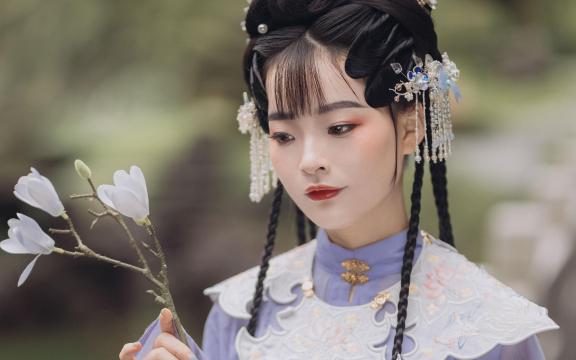 天然气热水器多少升(三室一厅装修燃气热水器需要几升的合式)