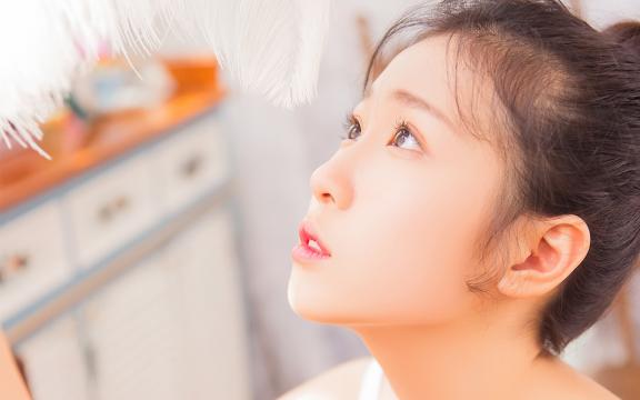 家用高清投影仪(8k超高清1080p投影仪家用怎么使用？)