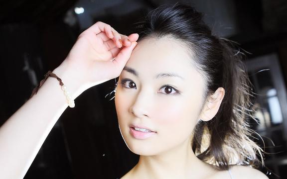 油烟机为啥不吸烟反而往外吹(油烟机不吸烟往外吹风是怎么回事)