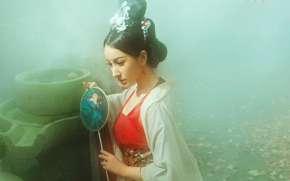国美电器老板的女儿(国美电器渠道相关论文!)