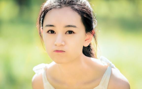 如何打开三星电脑的摄像头？